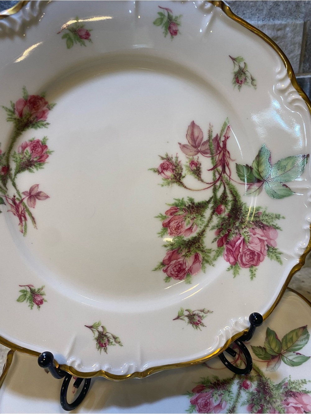 EDELSTEIN MARIA THERESIA MOSS ROSE Set Of 6 Dessert Plates 8”SCALLOP~GOLD TRIM - Picture 2 of 4